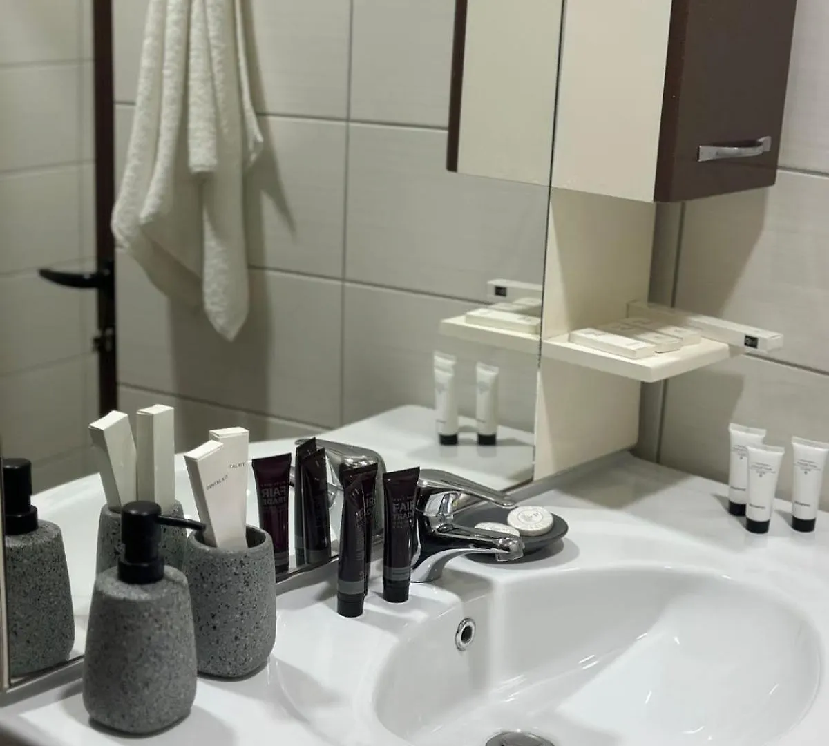 Mb King Hotel Gjirokaster